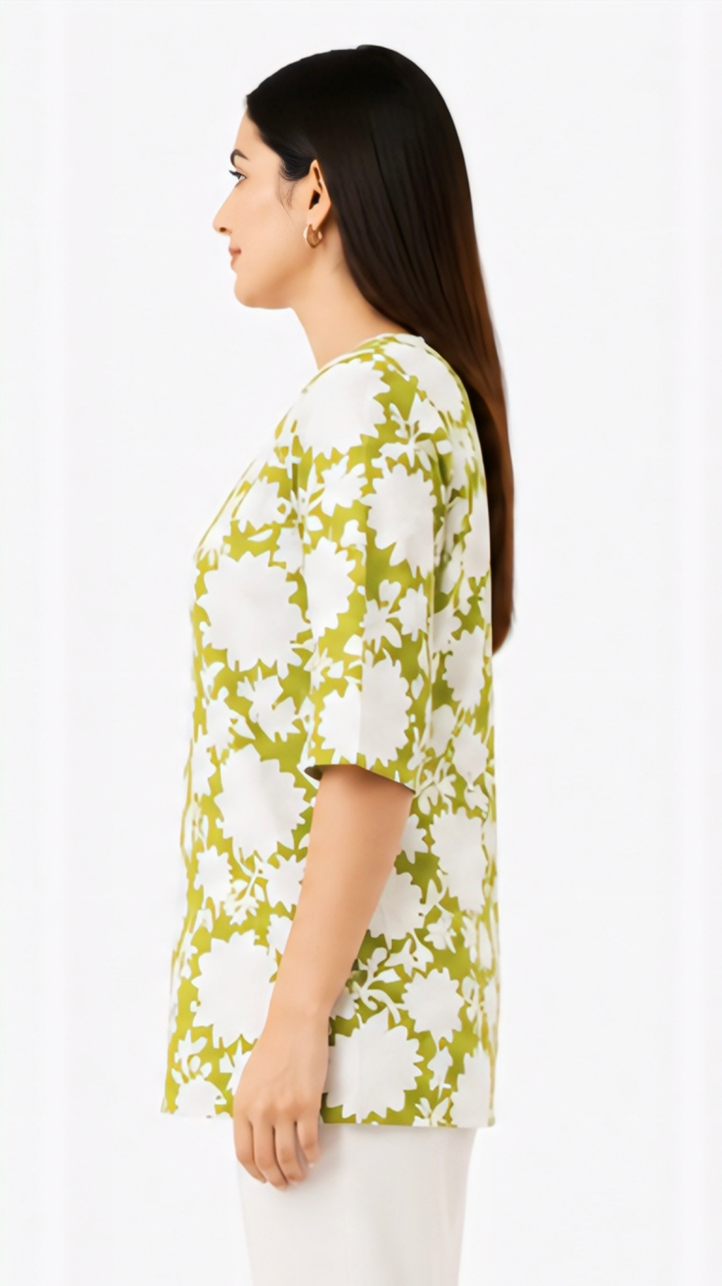 Women's Green Floral Printed V-Neck Kurti | Stylish 3/4 Sleeve Casual Tunic Top