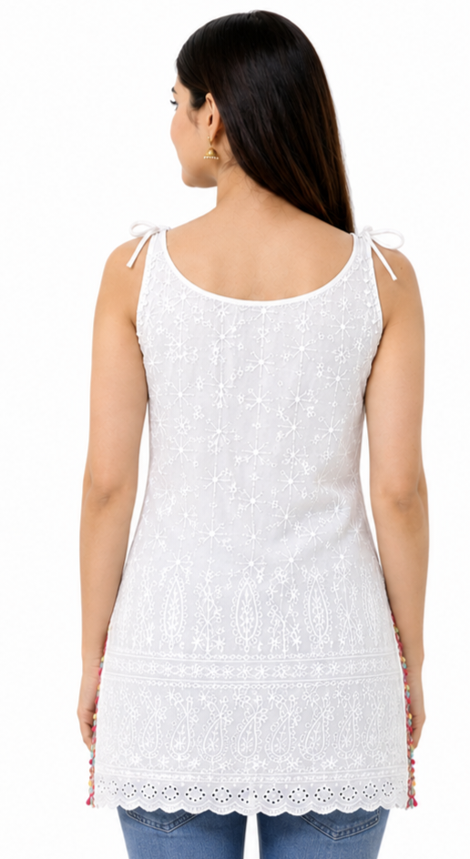🤍 Women’s White Embroidered Sleeveless Tunic Top